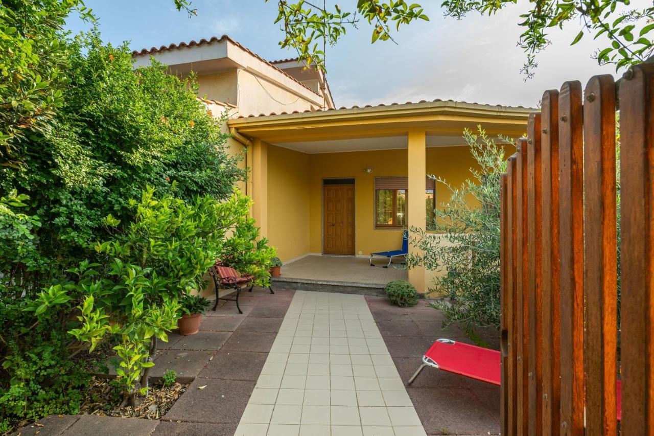 Casa Vacanze San Giovanni San Giovanni Suèrgiu Kültér fotó