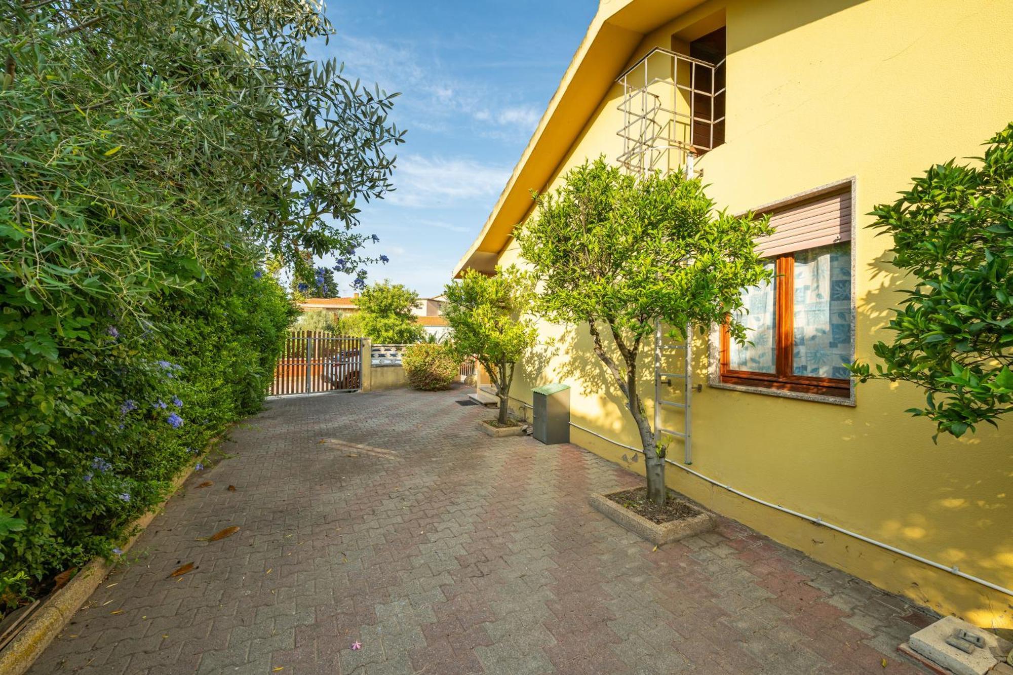 Casa Vacanze San Giovanni San Giovanni Suèrgiu Kültér fotó